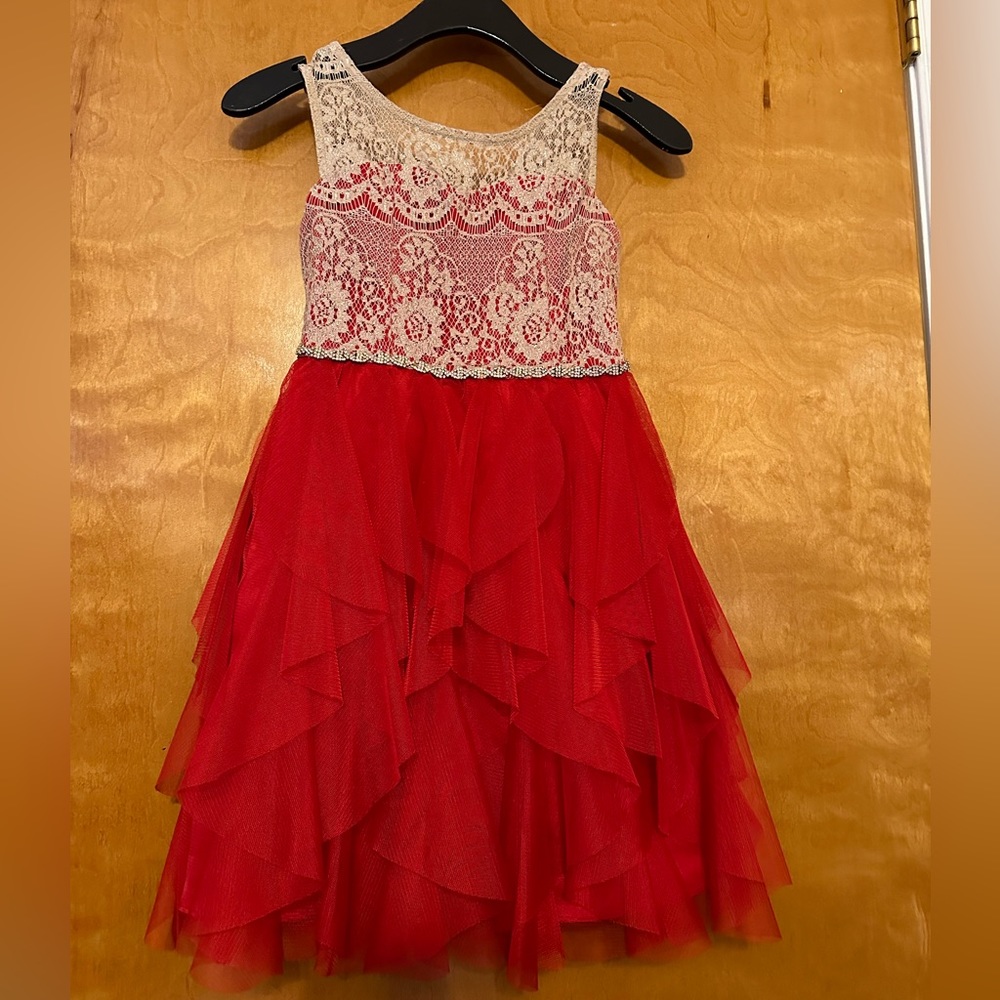 Gorgeous party dress.